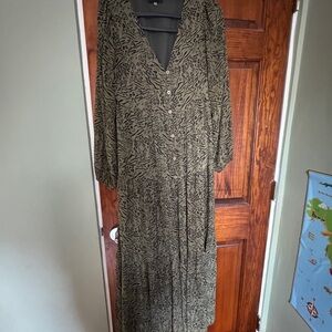 Elegant Green Patterned Dress